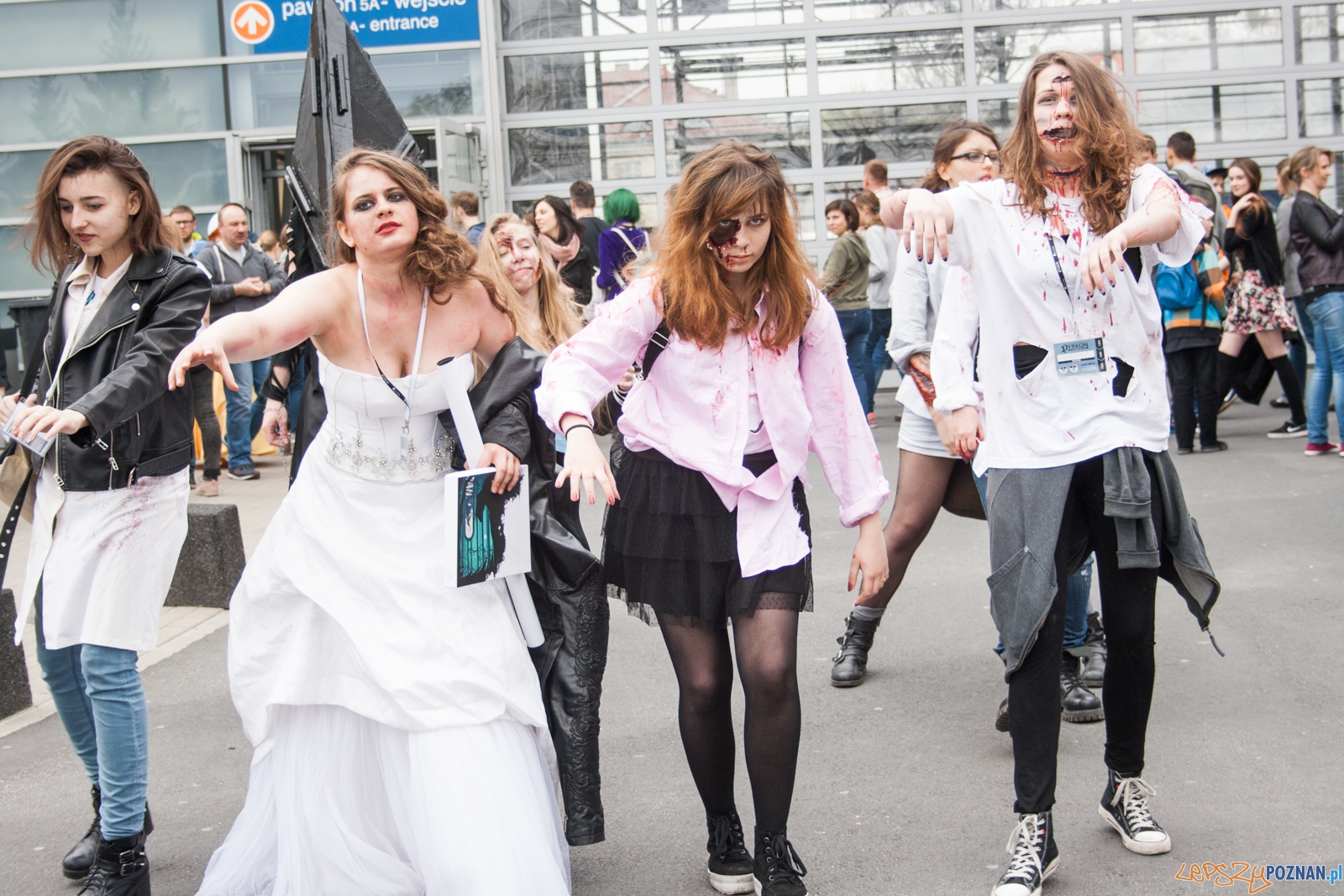Pyrkon 2016 (9.04.2016) zombie Foto: © lepszyPOZNAN.pl / Karolina Kiraga Pyrkon 2016 (9.04.2016) zombie Foto: © lepszyPOZNAN.pl / Karolina Kiraga