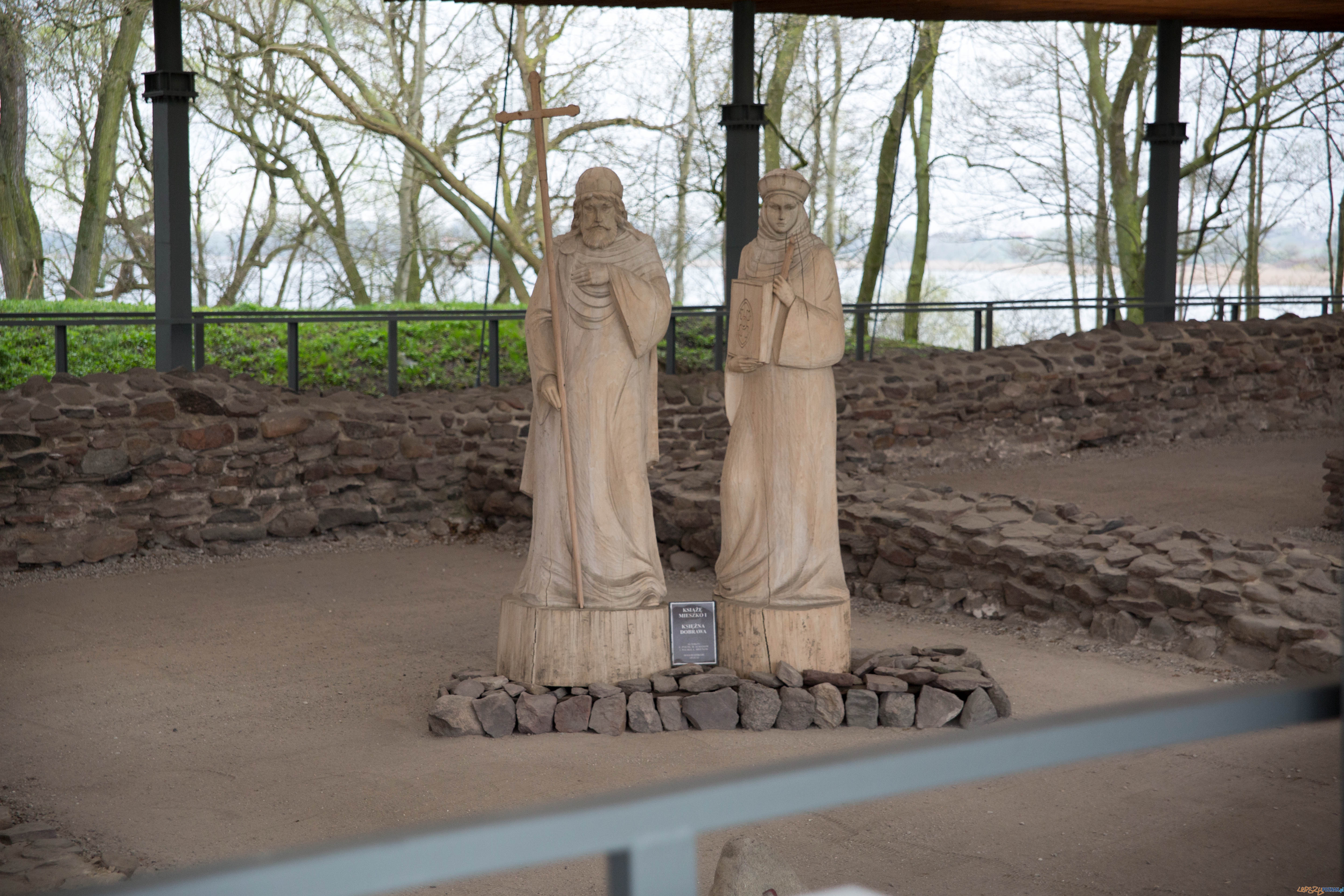 1050-lecie Chrztu Polski - uroczystości na Ostrowie Lednickim Foto: lepszyPOZNAN.pl / Katarzyna Stawecka 1050-lecie Chrztu Polski - uroczystości na Ostrowie Lednickim Foto: lepszyPOZNAN.pl / Katarzyna Stawecka