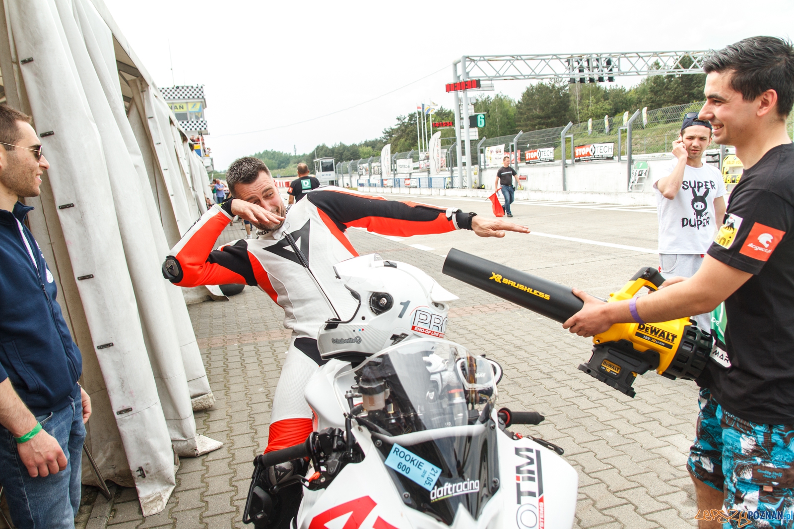 Wyścigowe Motocyklowe Mistrzostwa Polski runda 1 - Poznań 21.0 Foto: LepszyPOZNAN.pl / Paweł Rychter Wyścigowe Motocyklowe Mistrzostwa Polski runda 1 - Poznań 21.0 Foto: LepszyPOZNAN.pl / Paweł Rychter