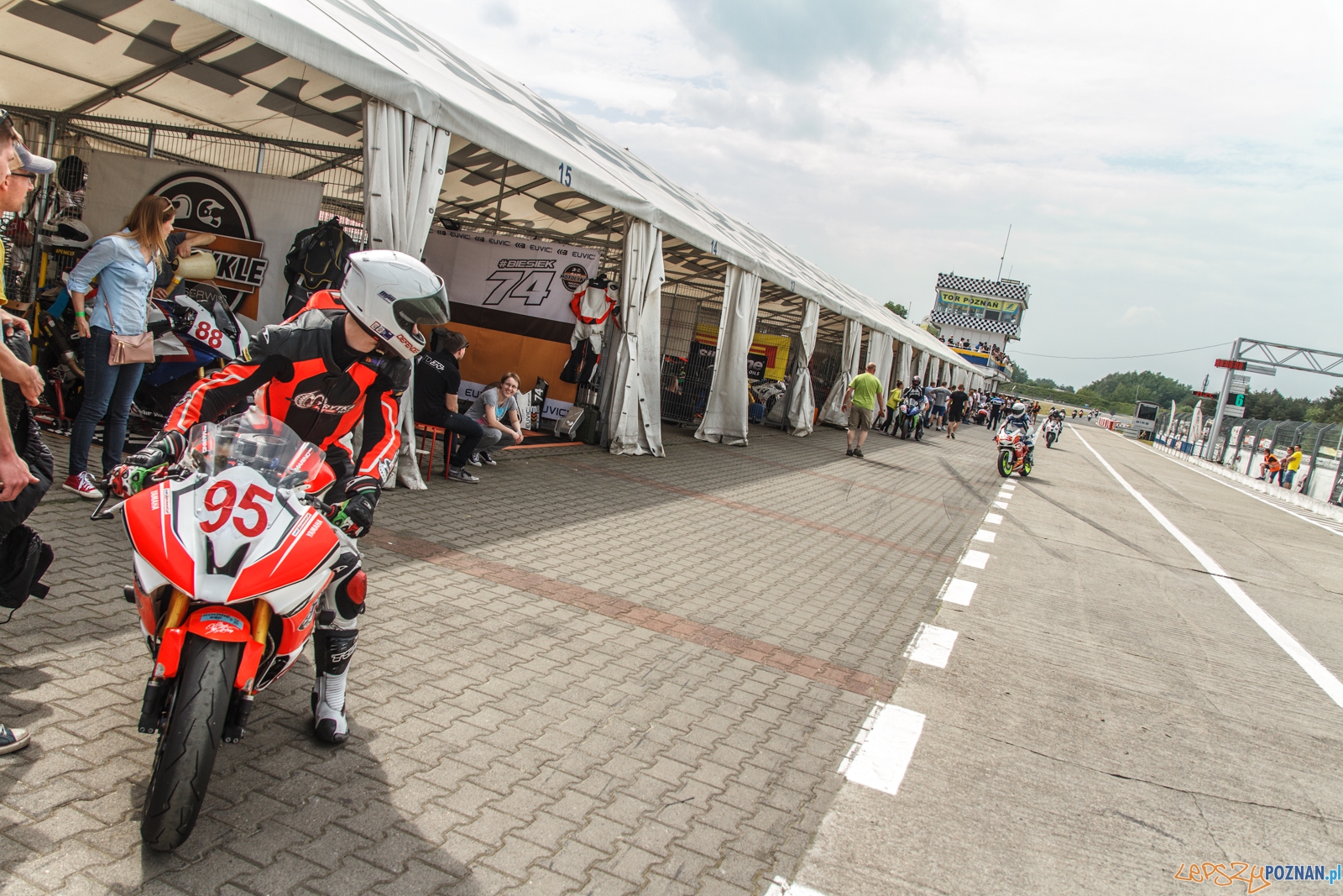 Wyścigowe Motocyklowe Mistrzostwa Polski runda 1 - Poznań 21.0 Foto: LepszyPOZNAN.pl / Paweł Rychter Wyścigowe Motocyklowe Mistrzostwa Polski runda 1 - Poznań 21.0 Foto: LepszyPOZNAN.pl / Paweł Rychter