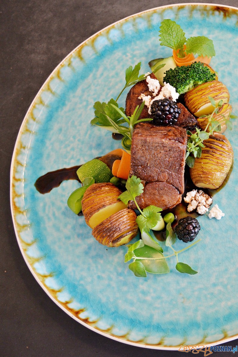 7. Lars, Lars&Lars - Jagnięcina, lubczyk, dzikie ziola, miod, twaróg wędzony, salsa z miętą, kolendrą, Foto: 7. Lars, Lars&Lars - Jagnięcina, lubczyk, dzikie ziola, miod, twaróg wędzony, salsa z miętą, kolendrą, Foto: