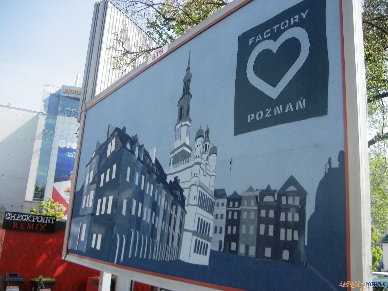 Poznański ratusz przywdział jeans - foto 2(1) Foto: Agencja wizerunkowo.com Poznański ratusz przywdział jeans - foto 2(1) Foto: Agencja wizerunkowo.com