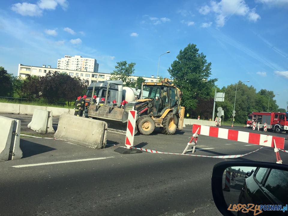 Cysterna zablokowana na szykanach Foto: facebook.com/kamionki.poland Cysterna zablokowana na szykanach Foto: facebook.com/kamionki.poland