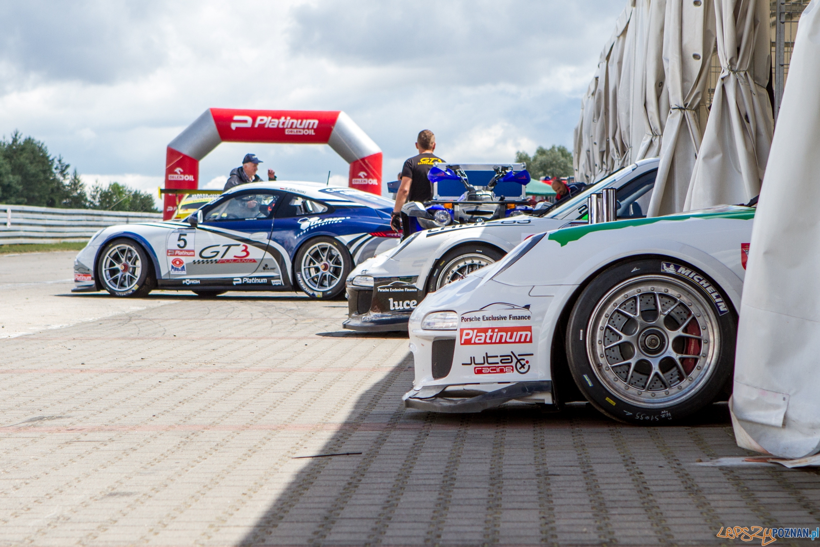 Wyścigi samochodowe na Torze Poznań - Poznań 13-15.06.2014 r. Foto: LepszyPOZNAN.pl / Paweł Rychter Wyścigi samochodowe na Torze Poznań - Poznań 13-15.06.2014 r. Foto: LepszyPOZNAN.pl / Paweł Rychter