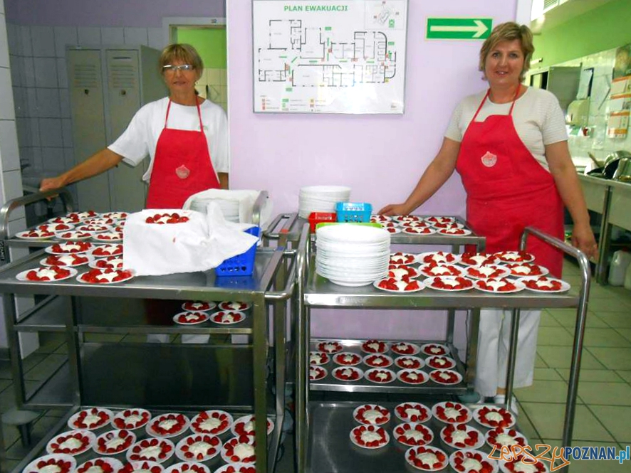 Szybka migawka - doping dla biało-czerwonych Foto: Przedszkole Antoninkowe Skrzaty Szybka migawka - doping dla biało-czerwonych Foto: Przedszkole Antoninkowe Skrzaty