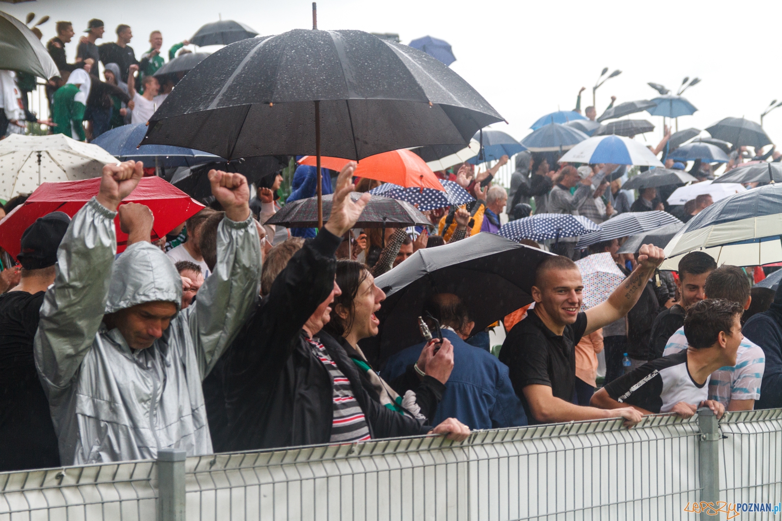 Pilka nozna. II liga. Warta Poznan - Garbarnia Krakow. 15.06.2016 Foto: Pawel Rychter Pilka nozna. II liga. Warta Poznan - Garbarnia Krakow. 15.06.2016 Foto: Pawel Rychter