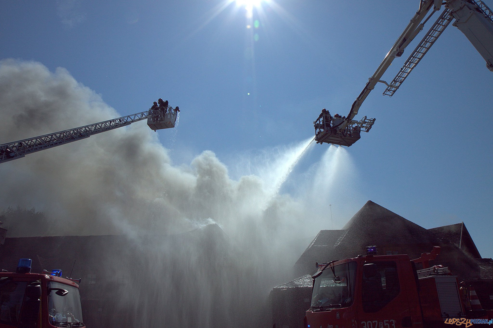 Płonie gospoda Młyńskie Koło Foto: fb/poznan.antoninek / Tomasz Bartkowiak Płonie gospoda Młyńskie Koło Foto: fb/poznan.antoninek / Tomasz Bartkowiak