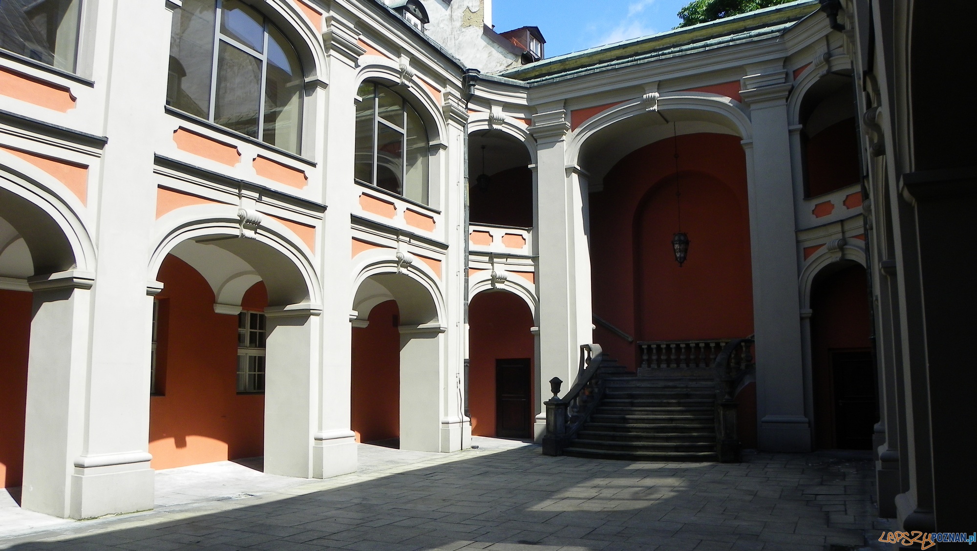 Dziedziniec Szkoły Baletowej - fot. wikiepedia Foto: wikipedia Dziedziniec Szkoły Baletowej - fot. wikiepedia Foto: wikipedia