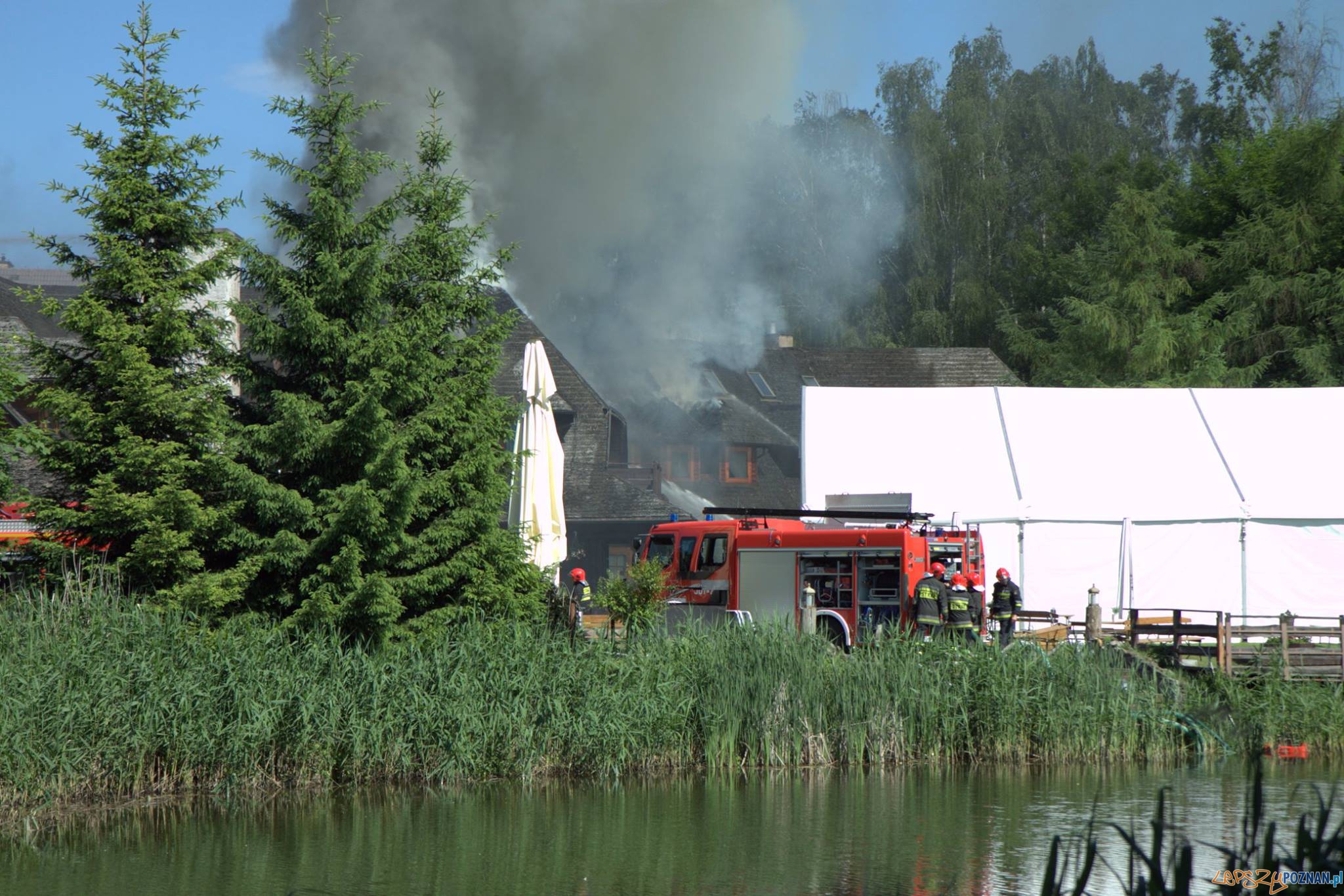 Płonie gospoda Młyńskie Koło Foto: fb/poznan.antoninek / Tomasz Bartkowiak Płonie gospoda Młyńskie Koło Foto: fb/poznan.antoninek / Tomasz Bartkowiak