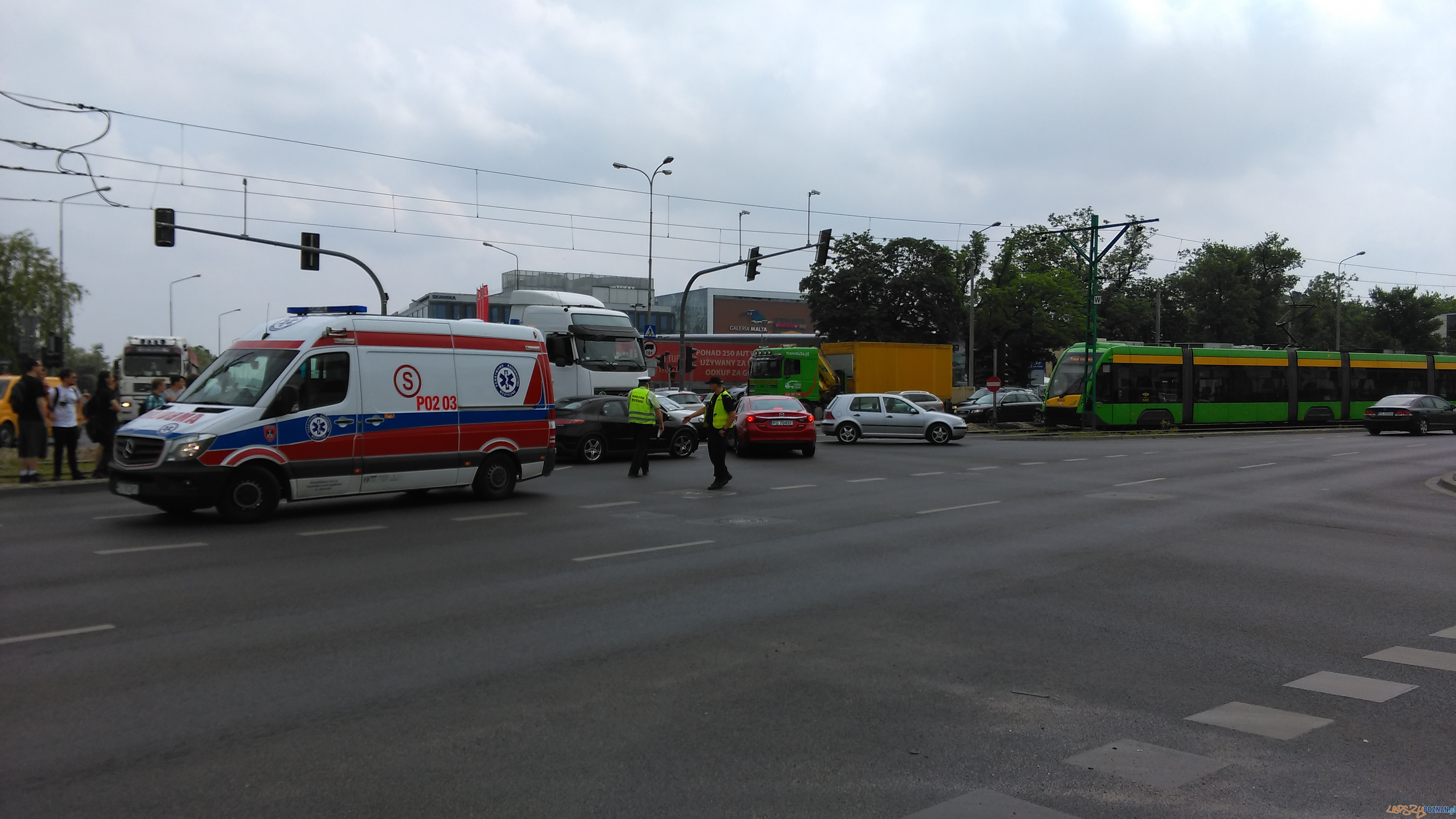 Wypadek na Jana Pawła II Foto: lepszyPOZNAN / TD Wypadek na Jana Pawła II Foto: lepszyPOZNAN / TD