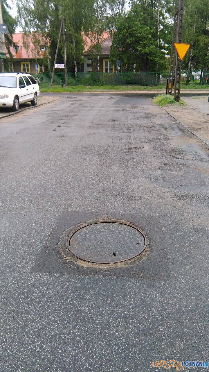 Niebezpieczne miejsca – otwarta studzienka Foto: Straż Miejska Niebezpieczne miejsca – otwarta studzienka Foto: Straż Miejska