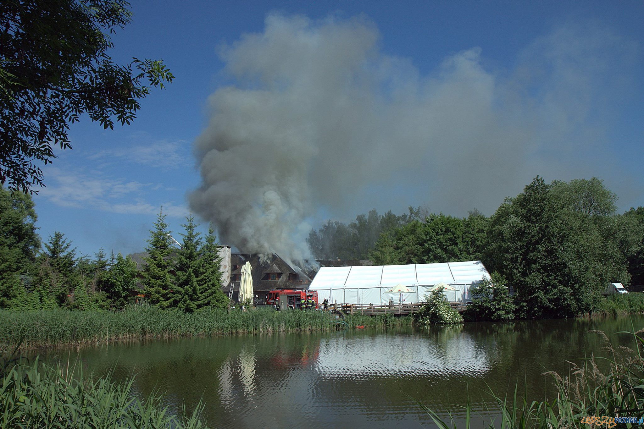 Płonie gospoda Młyńskie Koło Foto: fb/poznan.antoninek / Tomasz Bartkowiak Płonie gospoda Młyńskie Koło Foto: fb/poznan.antoninek / Tomasz Bartkowiak
