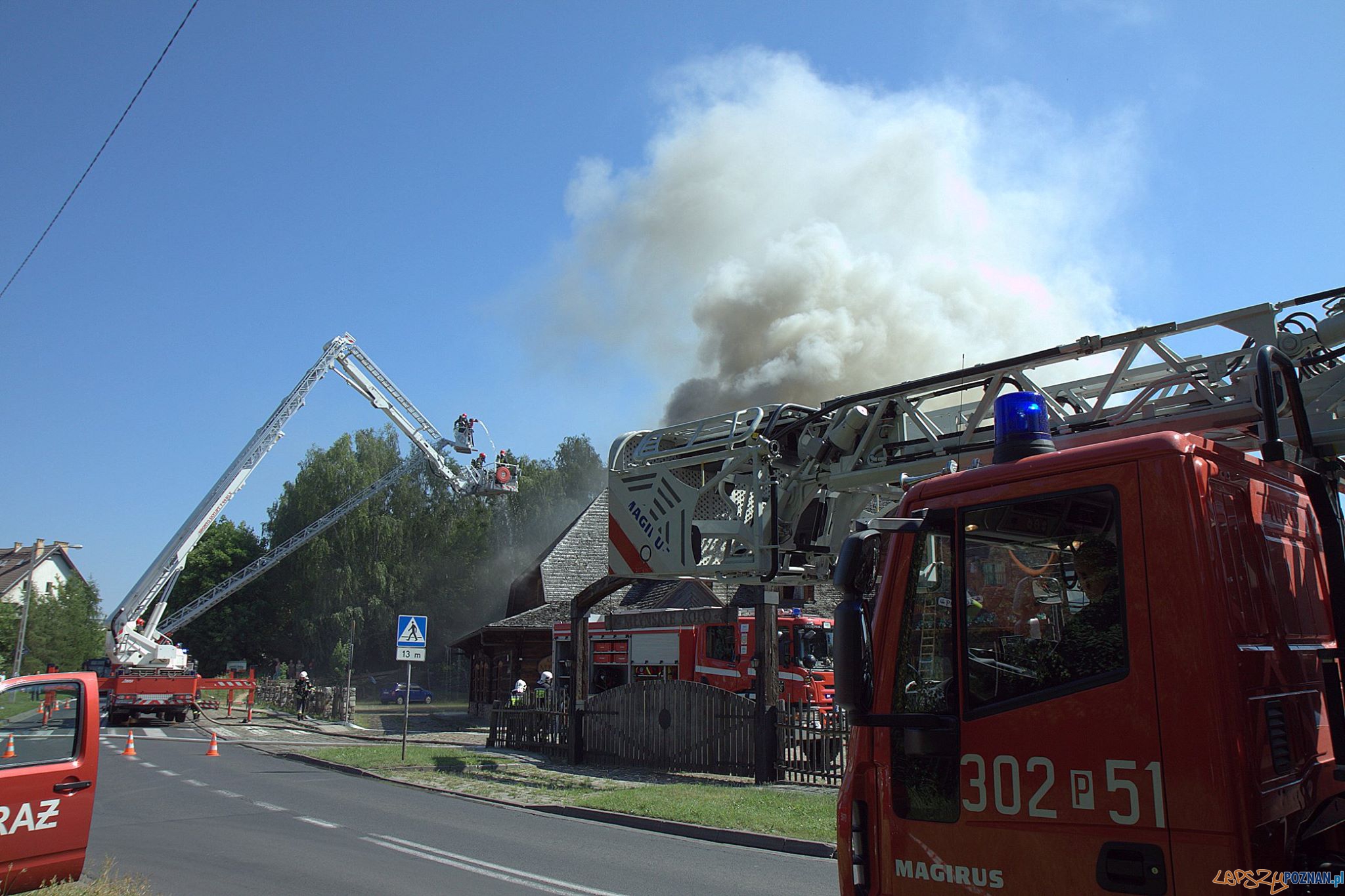 Płonie gospoda Młyńskie Koło Foto: fb/poznan.antoninek / Tomasz Bartkowiak Płonie gospoda Młyńskie Koło Foto: fb/poznan.antoninek / Tomasz Bartkowiak