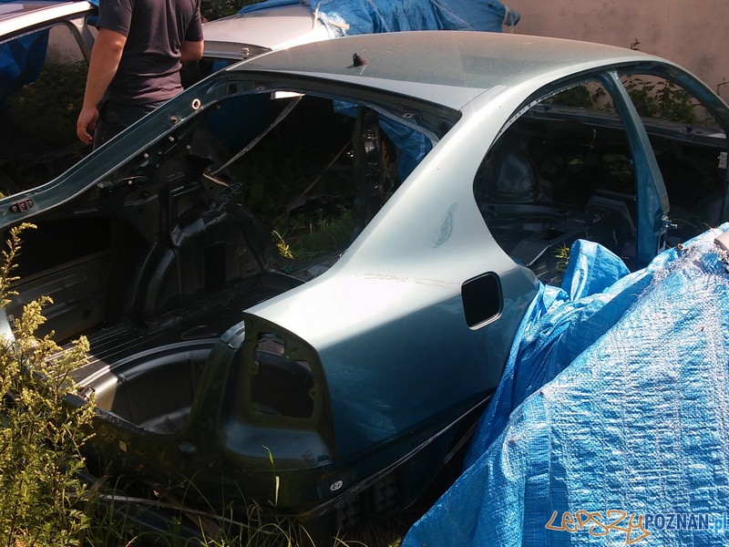 Kolejne dziuple z kradzionymi częściami Foto: KWP w Poznaniu Kolejne dziuple z kradzionymi częściami Foto: KWP w Poznaniu