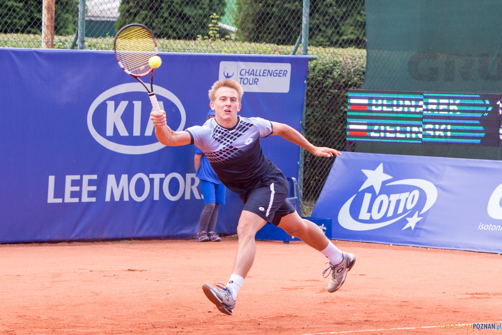 Poznań Open 2016: Tomasz Bednarek vs. Jan Zieliński Foto: lepszyPOZNAN.pl / Piotr Rychter Poznań Open 2016: Tomasz Bednarek vs. Jan Zieliński Foto: lepszyPOZNAN.pl / Piotr Rychter