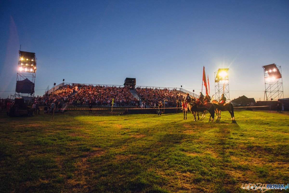 Orzeł i krzyż w Parku Dzieje_ Foto: materiały prasowe / Dobocom Orzeł i krzyż w Parku Dzieje_ Foto: materiały prasowe / Dobocom