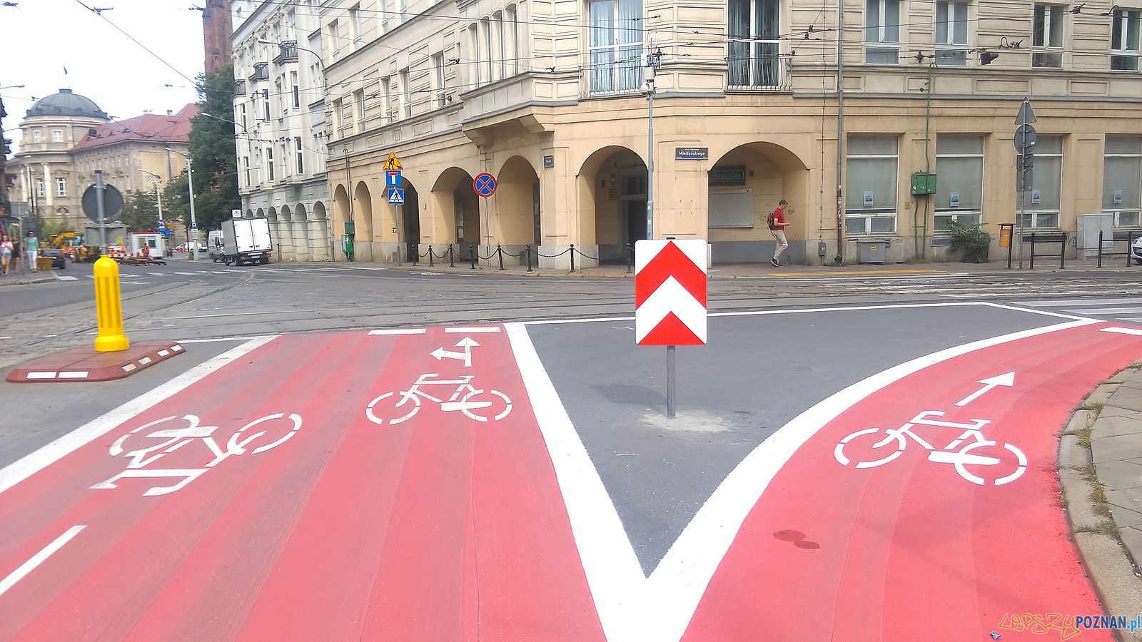 Sciezka rowerowa na Fredry - Strefa Tempo 30 Foto: lepszyPOZNAN / TD Sciezka rowerowa na Fredry - Strefa Tempo 30 Foto: lepszyPOZNAN / TD