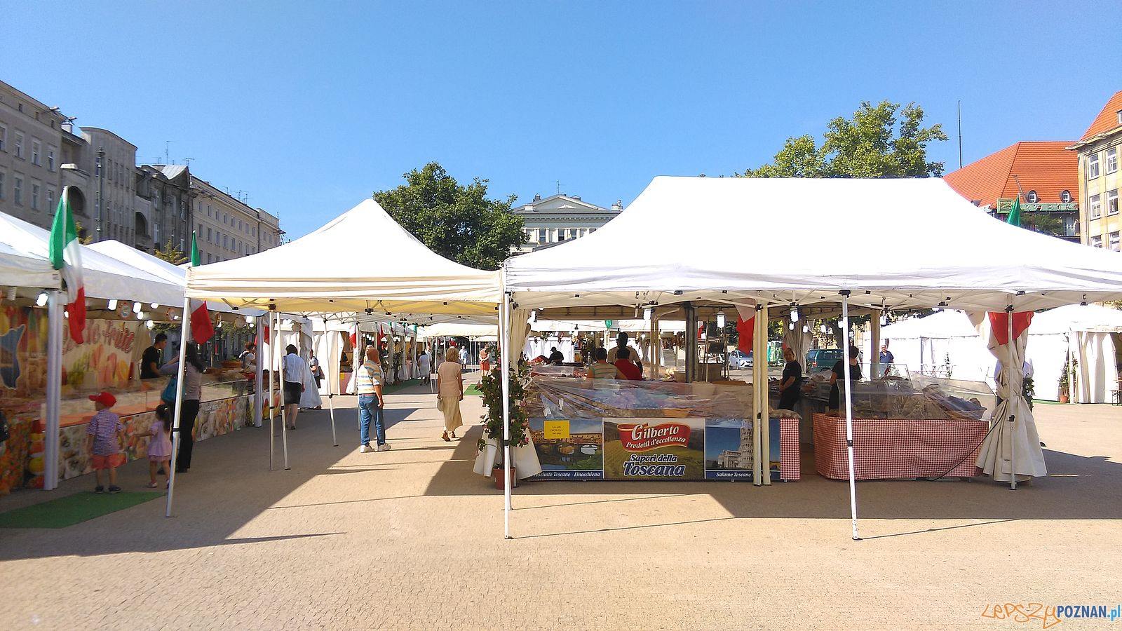 Włoski targ na Placu Wolności (12) Foto: lepszyPOZNAN / TD Włoski targ na Placu Wolności (12) Foto: lepszyPOZNAN / TD
