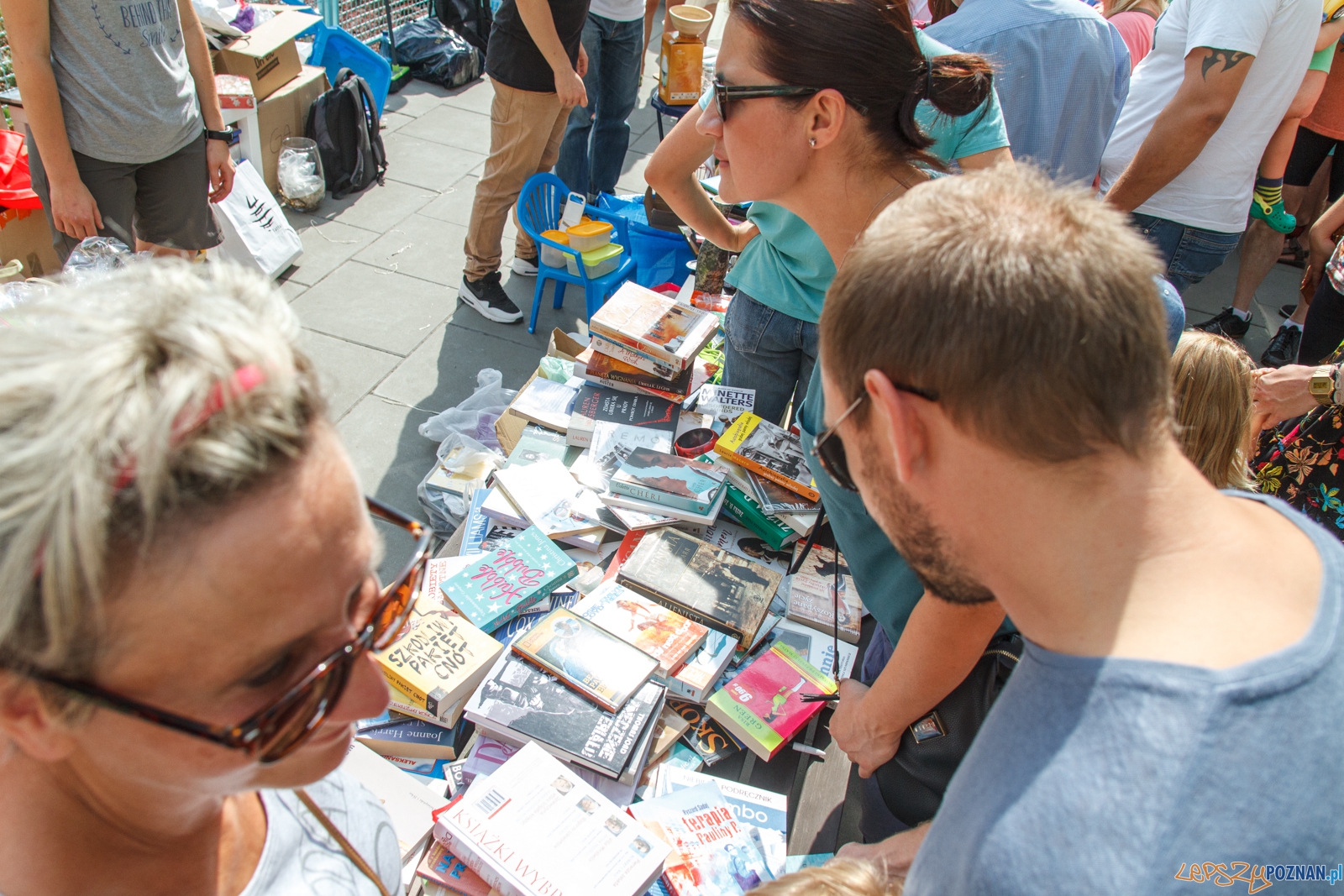 Kiermasz Asi dla Mamy poruszył Poznaniaków - Osiedle Batorego Foto: LepszyPOZNAN.pl / Paweł Rychter Kiermasz Asi dla Mamy poruszył Poznaniaków - Osiedle Batorego Foto: LepszyPOZNAN.pl / Paweł Rychter