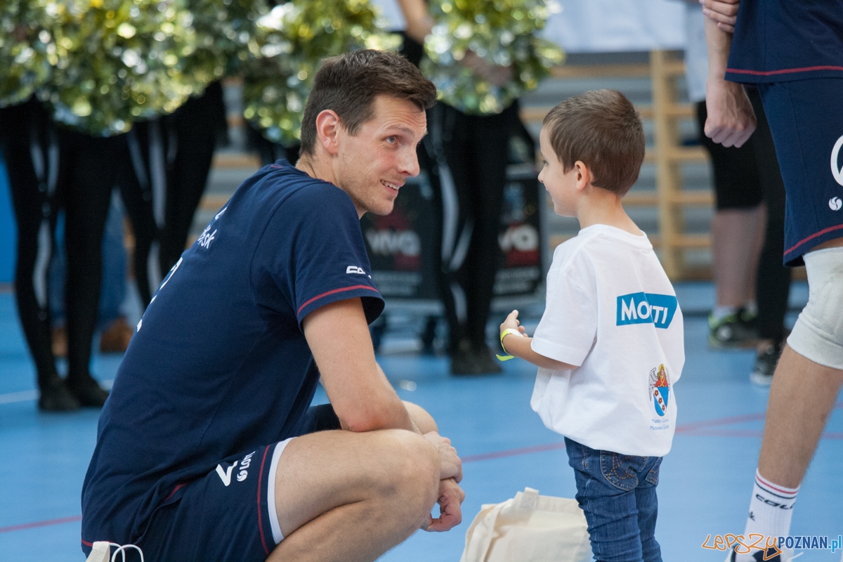 XII Memoriał Arkadiusza Gołasia (18.09.2016) Murowana Goślina Foto: © lepszyPOZNAN.pl / Karolina Kiraga XII Memoriał Arkadiusza Gołasia (18.09.2016) Murowana Goślina Foto: © lepszyPOZNAN.pl / Karolina Kiraga