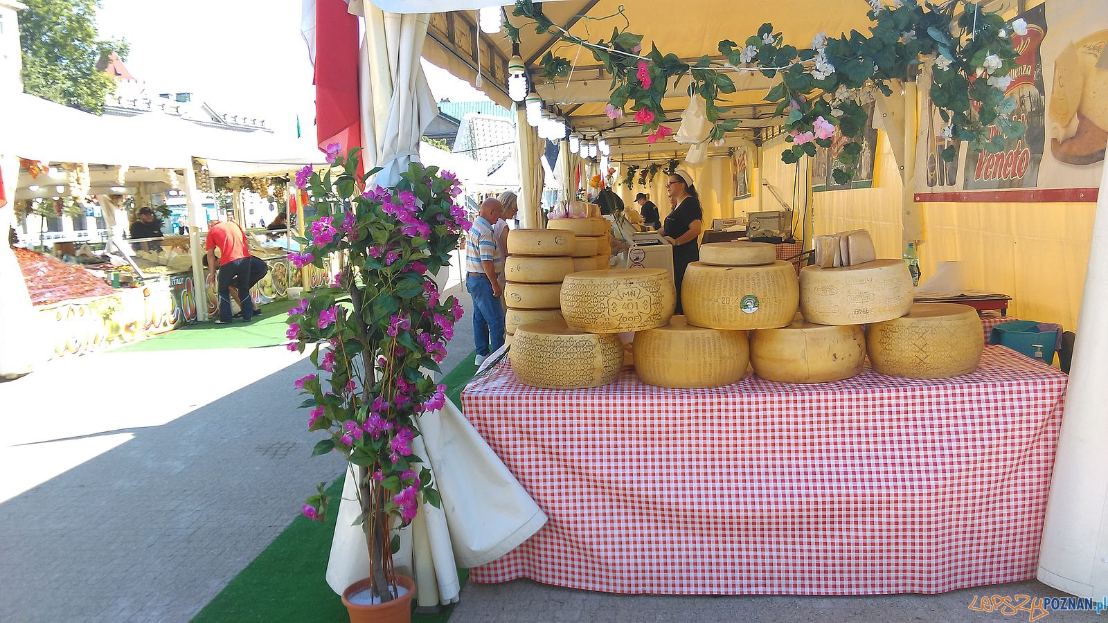 Włoski targ na Placu Wolności (3) Foto: TD Włoski targ na Placu Wolności (3) Foto: TD