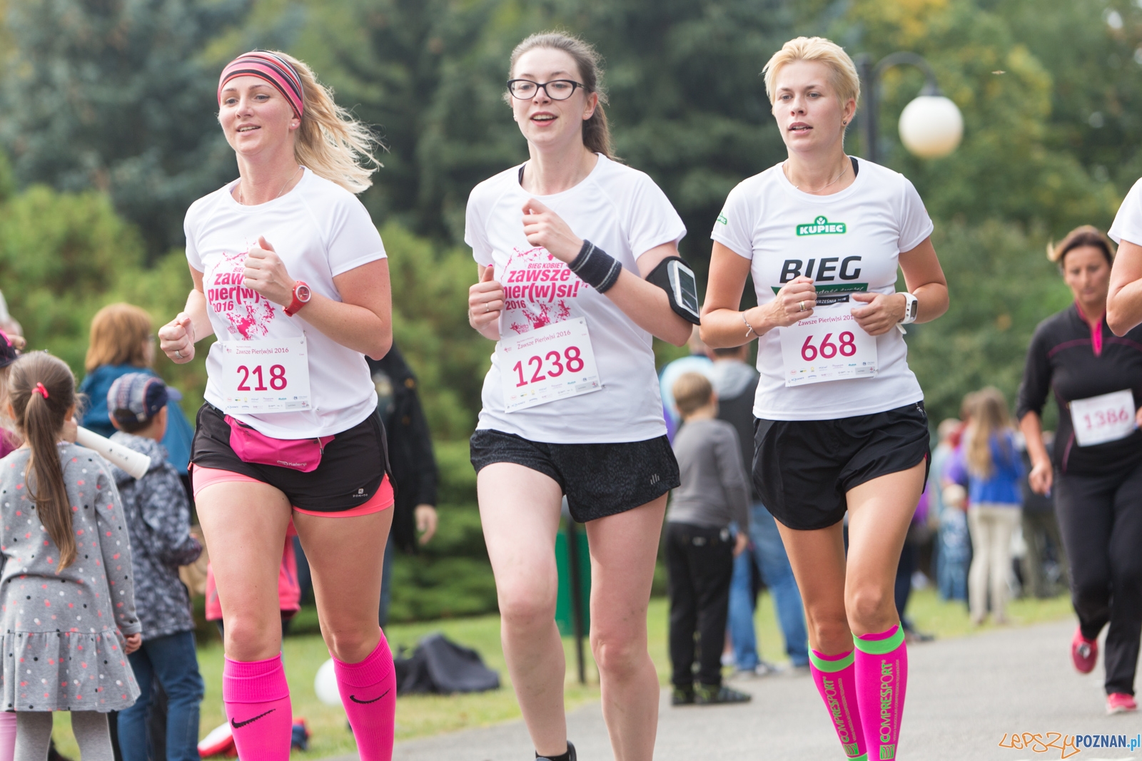 2 Bieg Kobiet ZAWSZE PIER(W)SI 2016 Foto: lepszyPOZNAN.pl / Piotr Rychter 2 Bieg Kobiet ZAWSZE PIER(W)SI 2016 Foto: lepszyPOZNAN.pl / Piotr Rychter