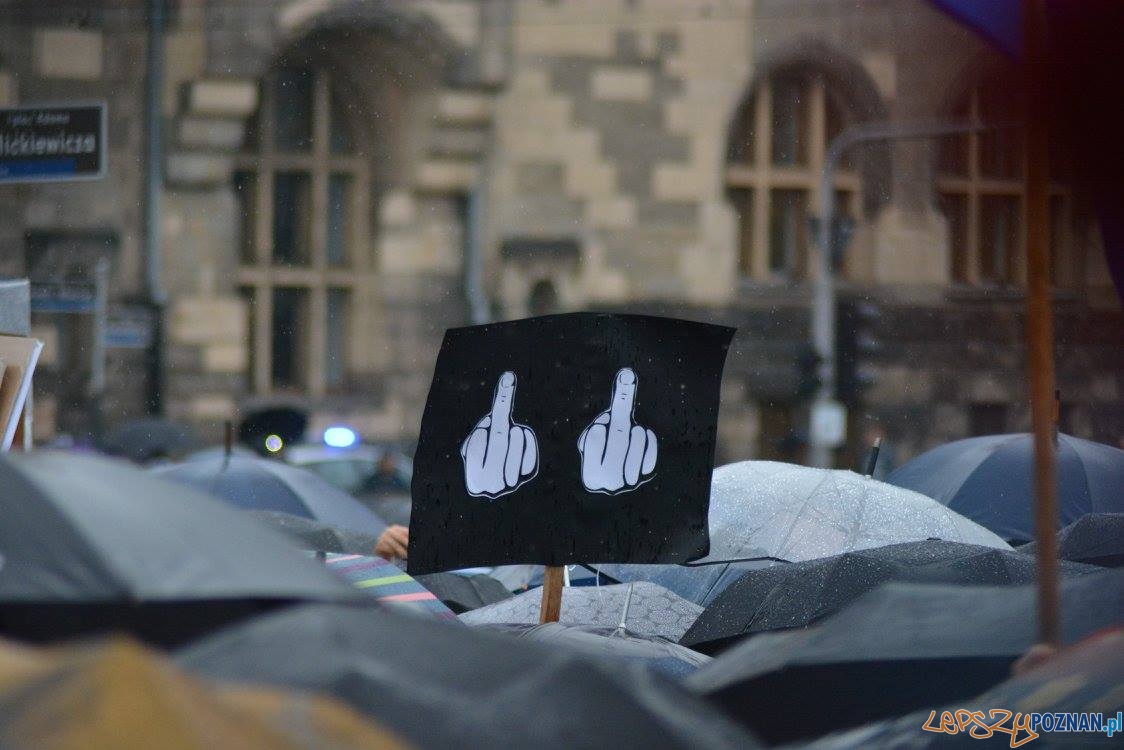 #czarnyprotest Foto: #czarnyprotest Foto: