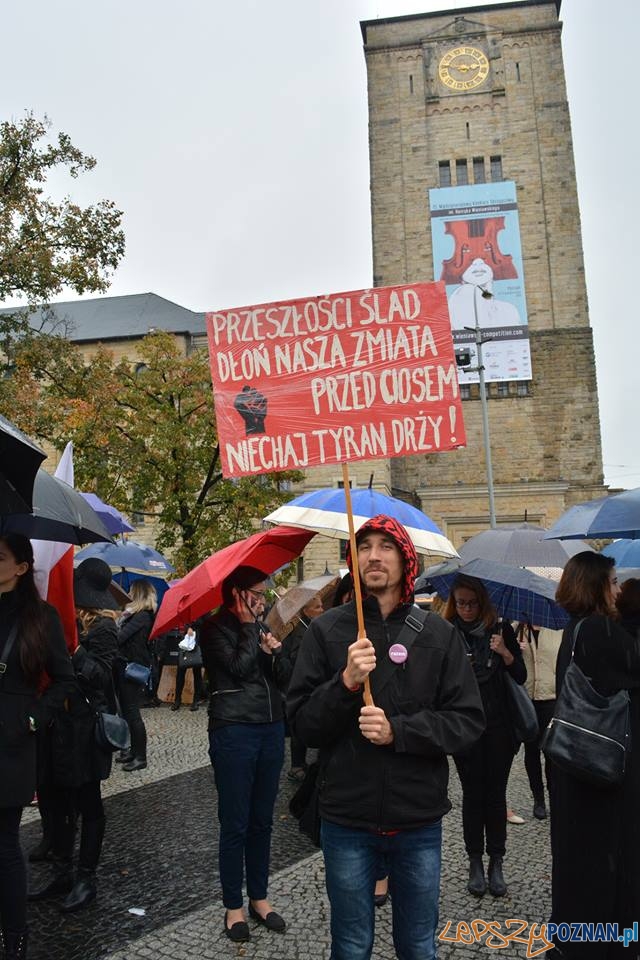 #czarnyprotest Foto: #czarnyprotest Foto: