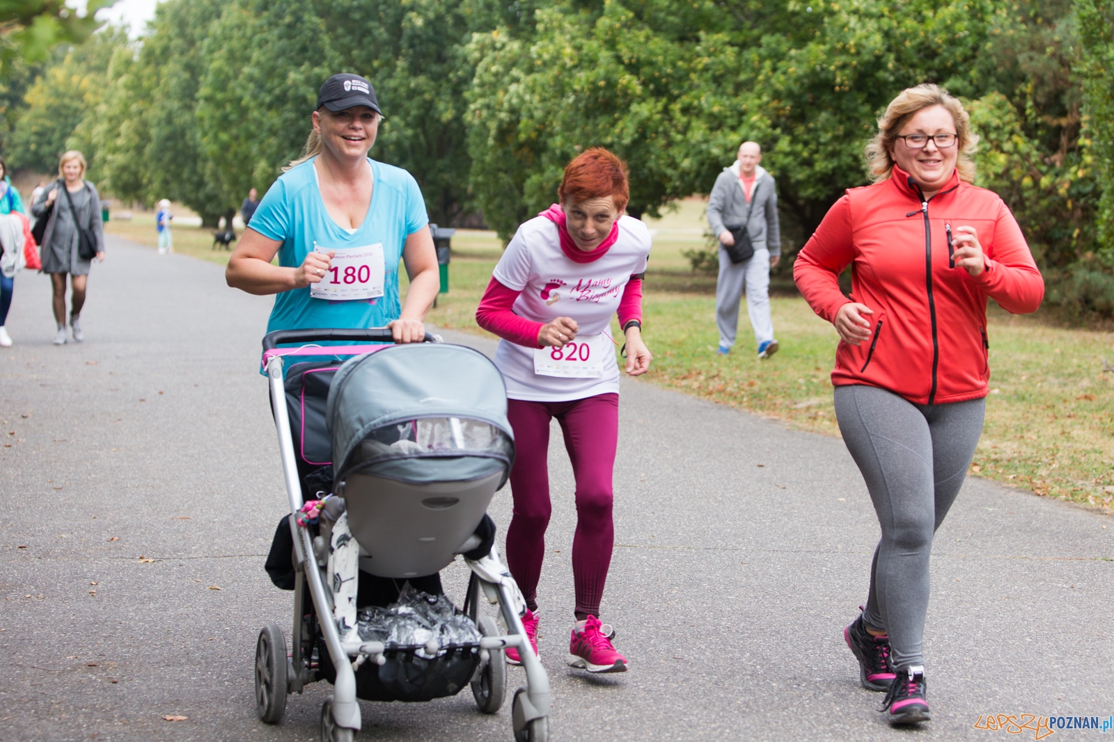 2 Bieg Kobiet ZAWSZE PIER(W)SI 2016 Foto: lepszyPOZNAN.pl / Piotr Rychter 2 Bieg Kobiet ZAWSZE PIER(W)SI 2016 Foto: lepszyPOZNAN.pl / Piotr Rychter