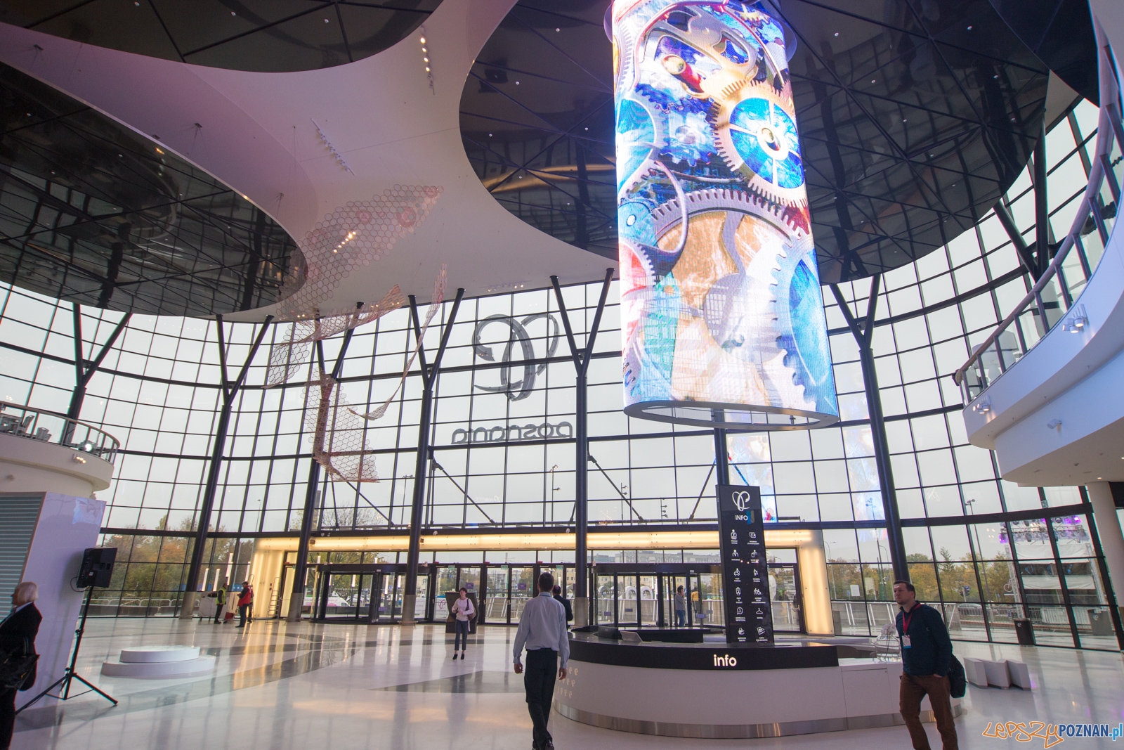 Otwarcie CH Posnania Foto: lepszyPOZNAN.pl / Piotr Rychter Otwarcie CH Posnania Foto: lepszyPOZNAN.pl / Piotr Rychter