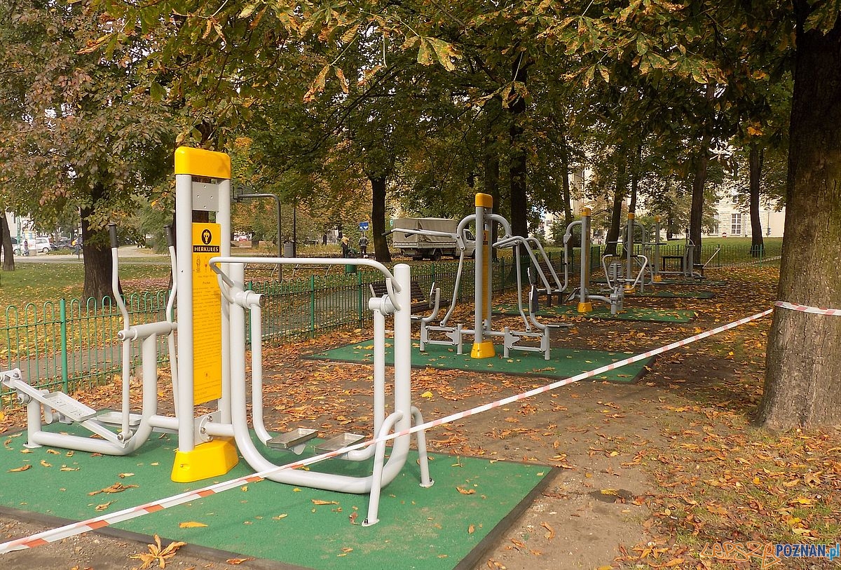 Siłownia w Parku Marcinkowskiego Foto: Mirosława Halilivić / Rada Osiedla Stare Miasto Siłownia w Parku Marcinkowskiego Foto: Mirosława Halilivić / Rada Osiedla Stare Miasto