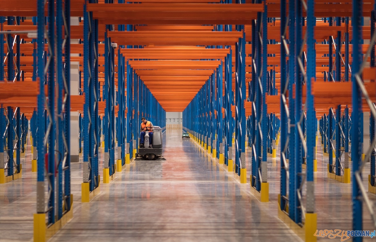 Centrum dystrybucyjne - magazyny Tesco w Komornikach Foto: materiały prasowe Centrum dystrybucyjne - magazyny Tesco w Komornikach Foto: materiały prasowe