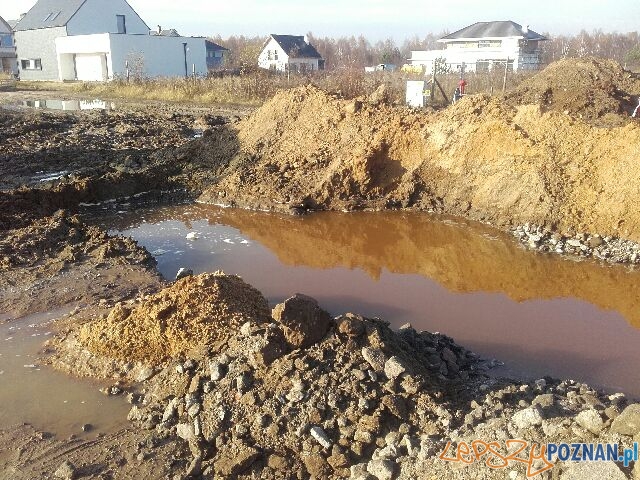 Miejsce awarii wodociągowej - 22.11.2016 Foto: Aquanet Miejsce awarii wodociągowej - 22.11.2016 Foto: Aquanet