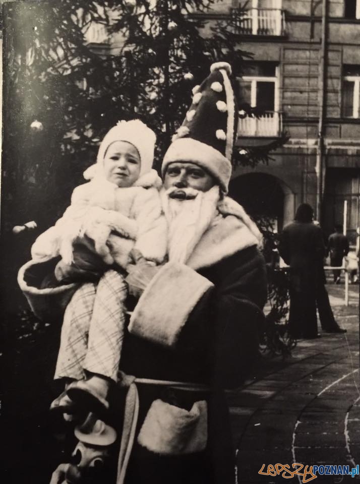 Gwiazdor przed Okrąglakiem Foto: Agnieszka Augustyniak - archiwum domowe Gwiazdor przed Okrąglakiem Foto: Agnieszka Augustyniak - archiwum domowe