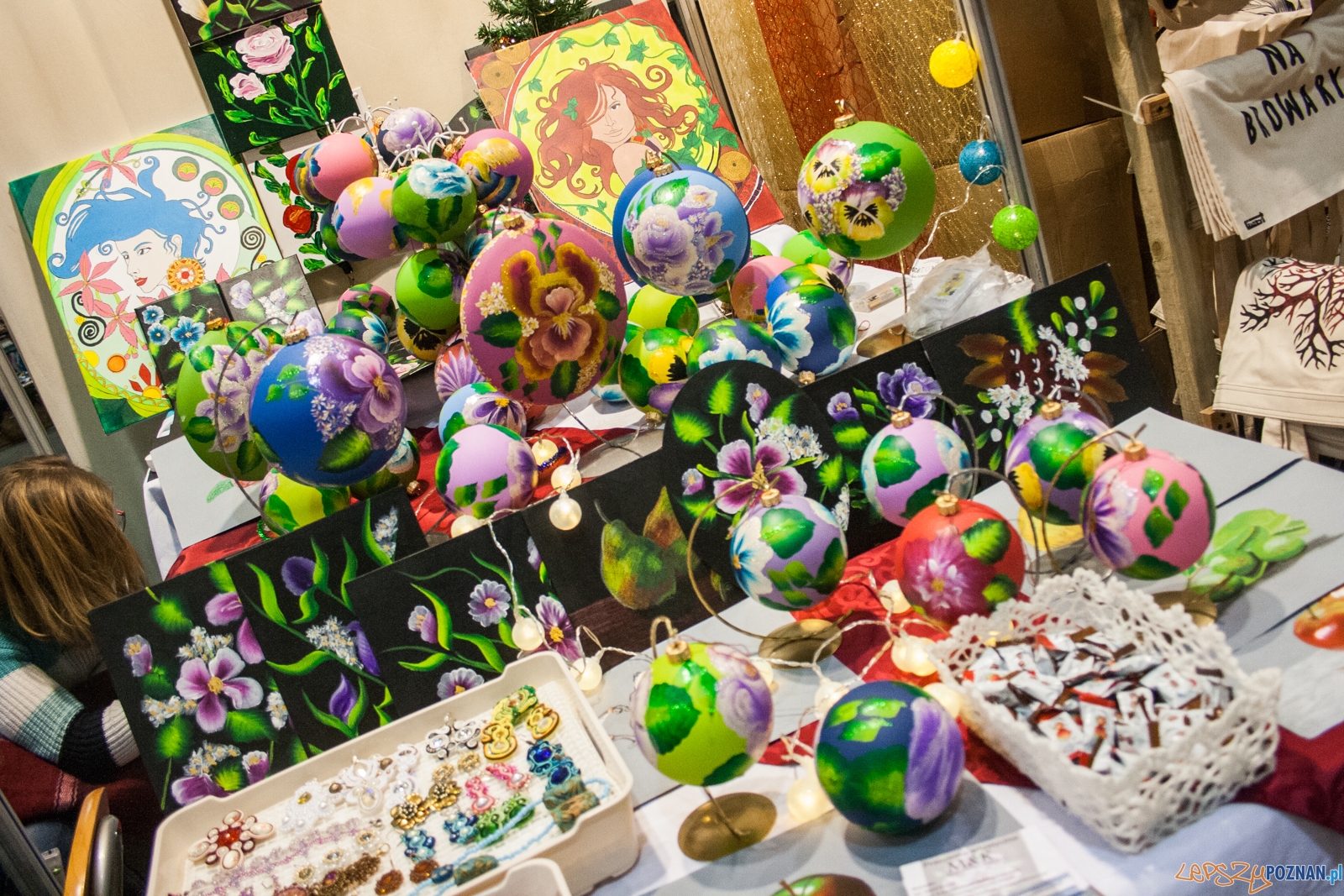 Festiwal Sztuki i Przedmiotów Artystycznych (2.12.2016) MTP Foto: © lepszyPOZNAN.pl / Karolina Kiraga Festiwal Sztuki i Przedmiotów Artystycznych (2.12.2016) MTP Foto: © lepszyPOZNAN.pl / Karolina Kiraga