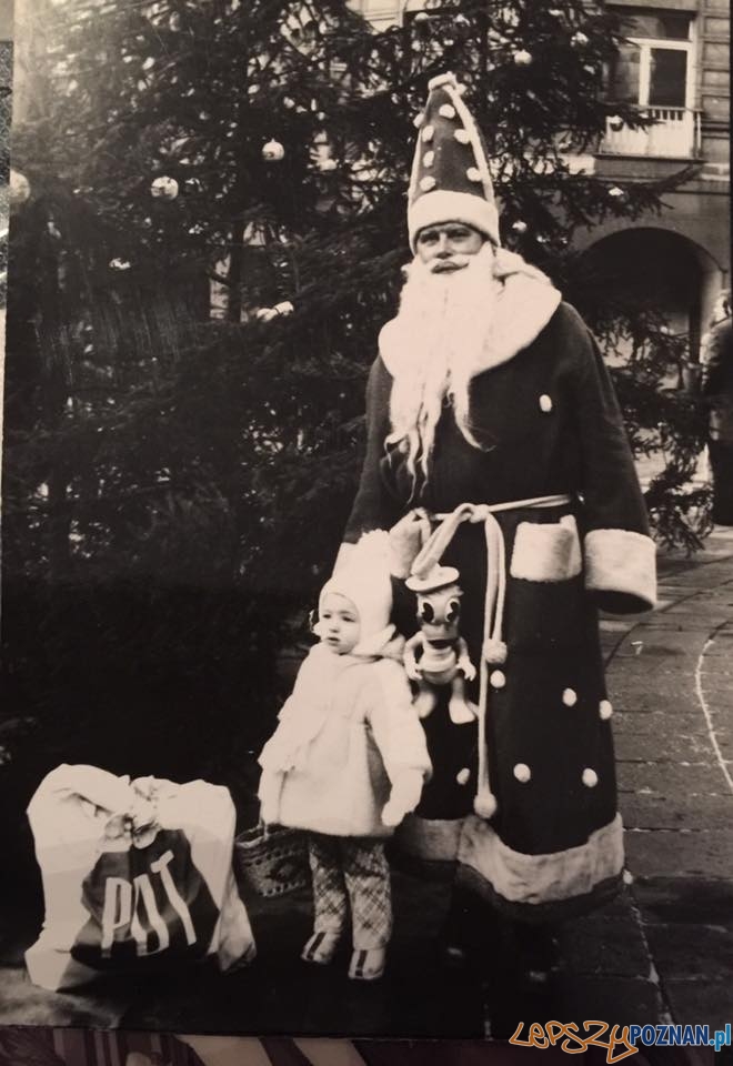 Gwiazdor przed Okrąglakiem Foto: Agnieszka Augustyniak - archiwum domowe Gwiazdor przed Okrąglakiem Foto: Agnieszka Augustyniak - archiwum domowe