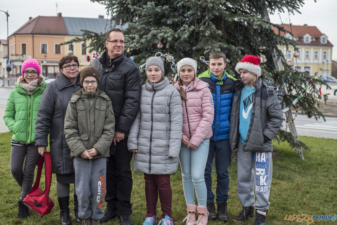 Choinka wspólnie udekorowana Foto: UMiG Murowana Goślina / Kamil Grzebyta Choinka wspólnie udekorowana Foto: UMiG Murowana Goślina / Kamil Grzebyta