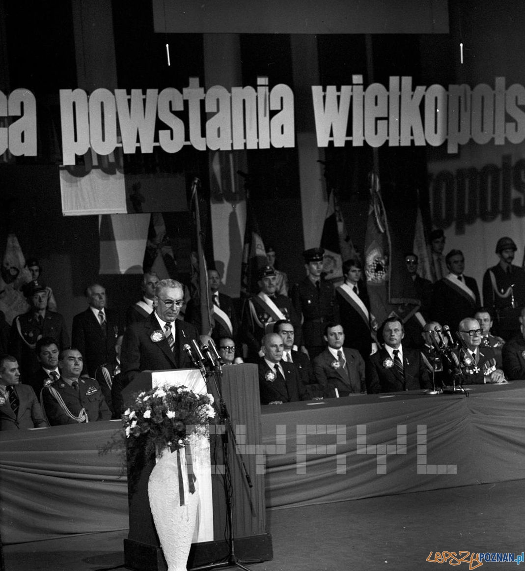 Uroczystości 60 rocznicy Powstania Wielkopolskiego w Teatrze Wielkim – przemówienie E. Gierka – 18.12.1978 Foto: Stanisław Wiktor / Cyryl Uroczystości 60 rocznicy Powstania Wielkopolskiego w Teatrze Wielkim – przemówienie E. Gierka – 18.12.1978 Foto: Stanisław Wiktor / Cyryl