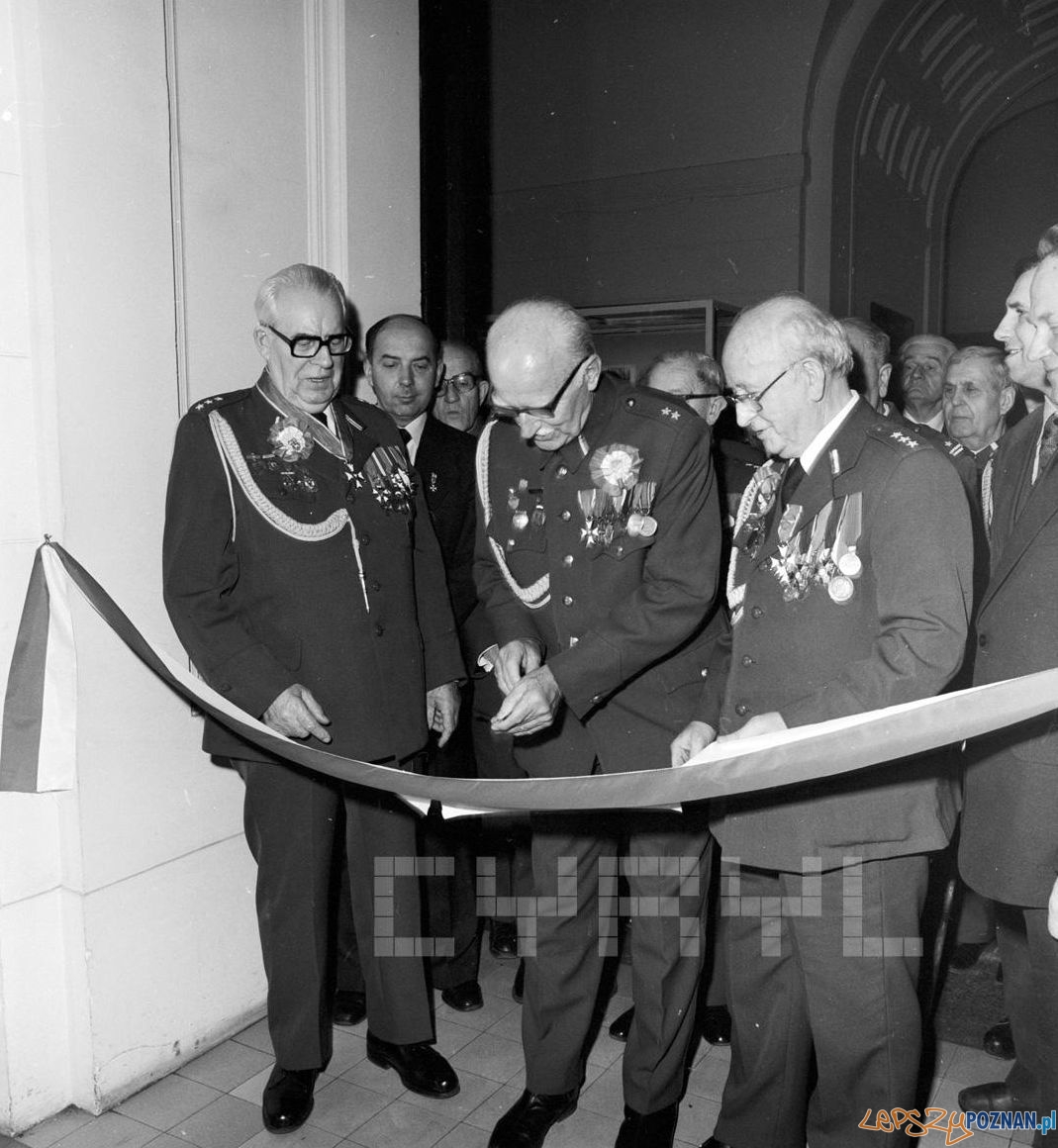 Wystawa z okazji 60.tej rocznicy Powstania Wielkopolskiego – w Muzeum Narodowym 18.12.1978 Foto: Stanisław Wiktor / Cyryl Wystawa z okazji 60.tej rocznicy Powstania Wielkopolskiego – w Muzeum Narodowym 18.12.1978 Foto: Stanisław Wiktor / Cyryl