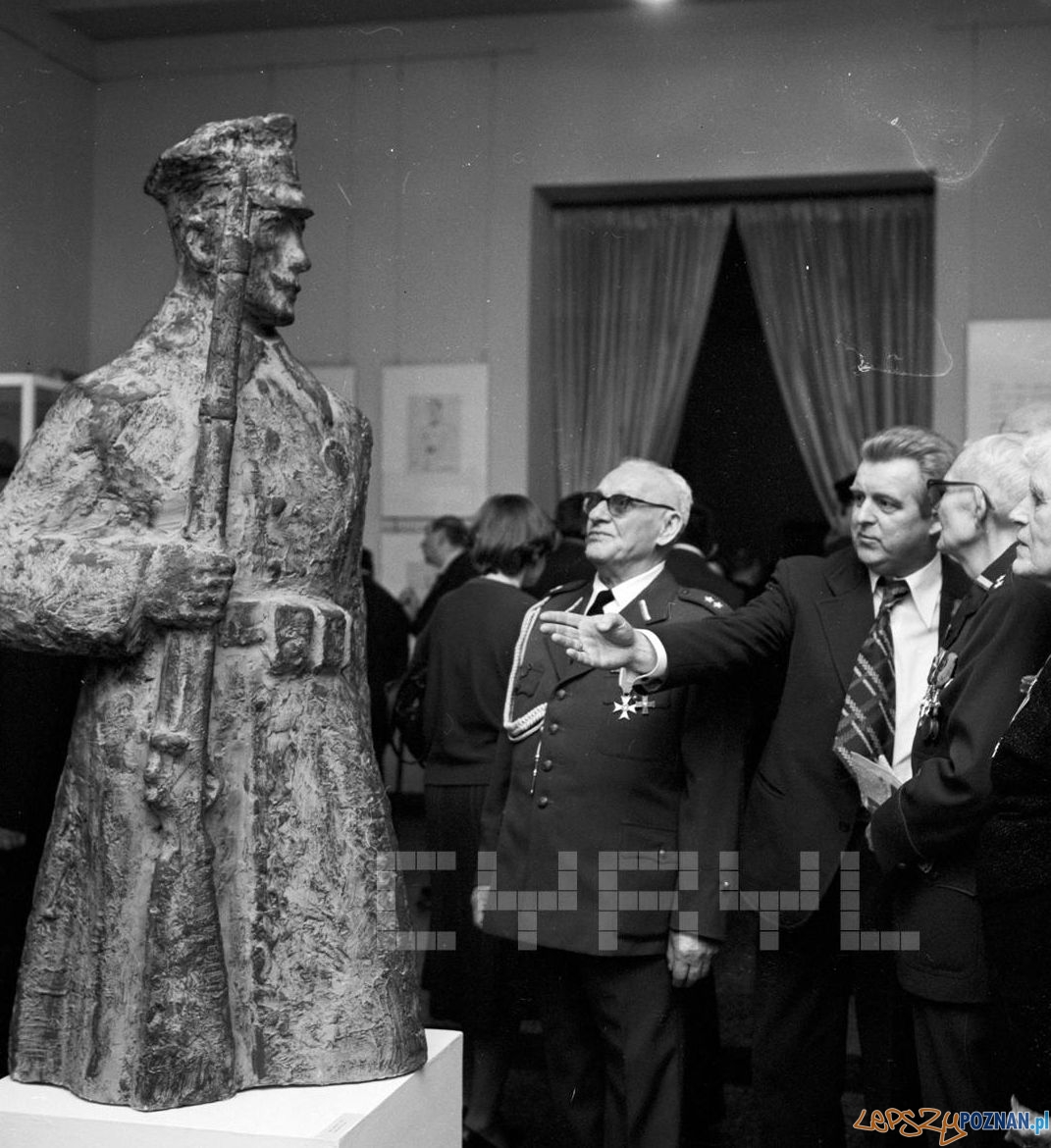 Wystawa z okazji 60.tej rocznicy Powstania Wielkopolskiego – w Muzeum Narodowym 18.12.1978 Foto: Stanisław Wiktor / Cyryl Wystawa z okazji 60.tej rocznicy Powstania Wielkopolskiego – w Muzeum Narodowym 18.12.1978 Foto: Stanisław Wiktor / Cyryl