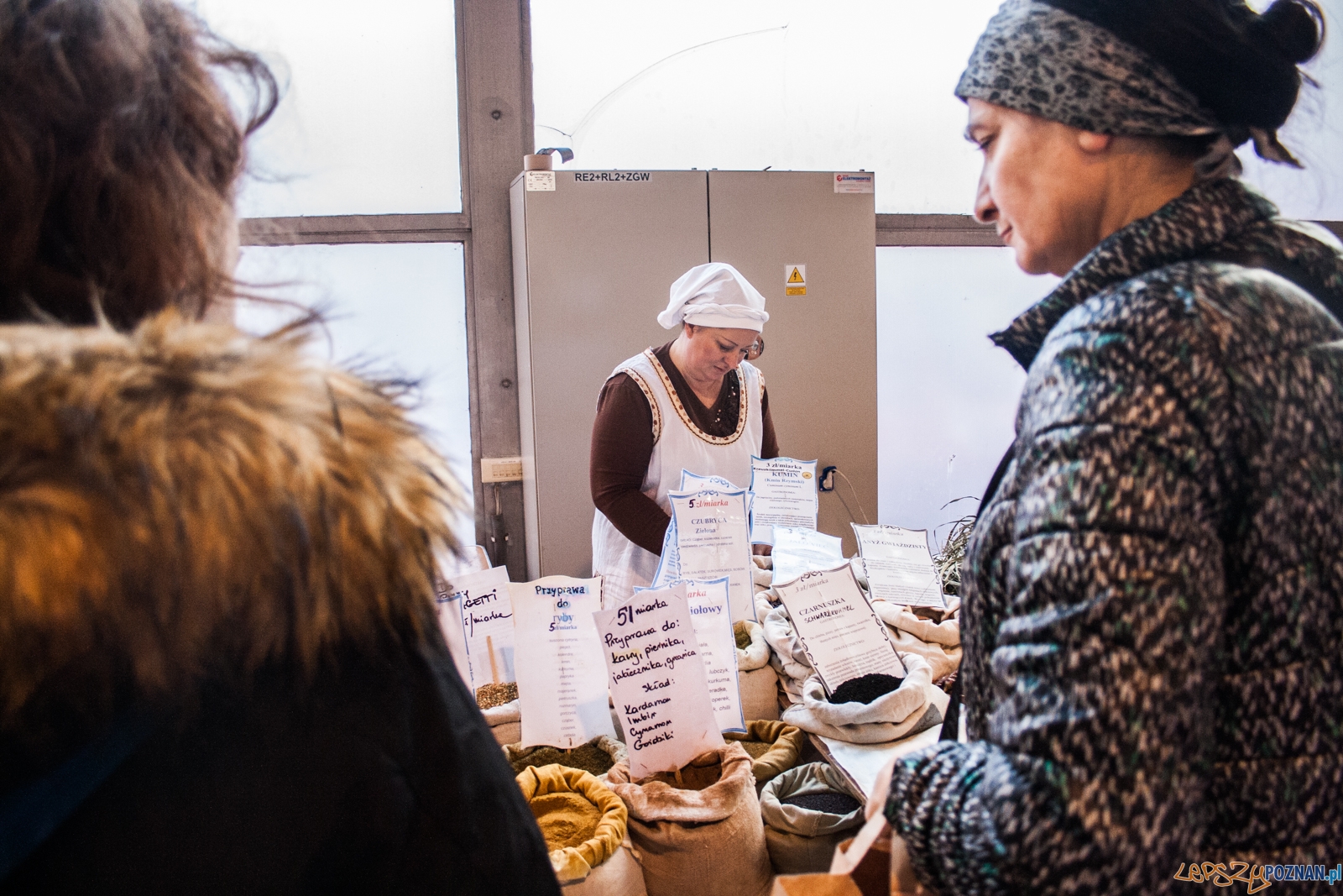 Festiwal Sztuki i Przedmiotów Artystycznych (2.12.2016) MTP Foto: © lepszyPOZNAN.pl / Karolina Kiraga Festiwal Sztuki i Przedmiotów Artystycznych (2.12.2016) MTP Foto: © lepszyPOZNAN.pl / Karolina Kiraga