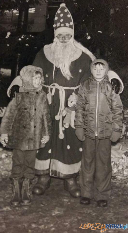 Gwiazdor przed Okrąglakiem Foto: Renata Słomińska - archiwum domowe Gwiazdor przed Okrąglakiem Foto: Renata Słomińska - archiwum domowe