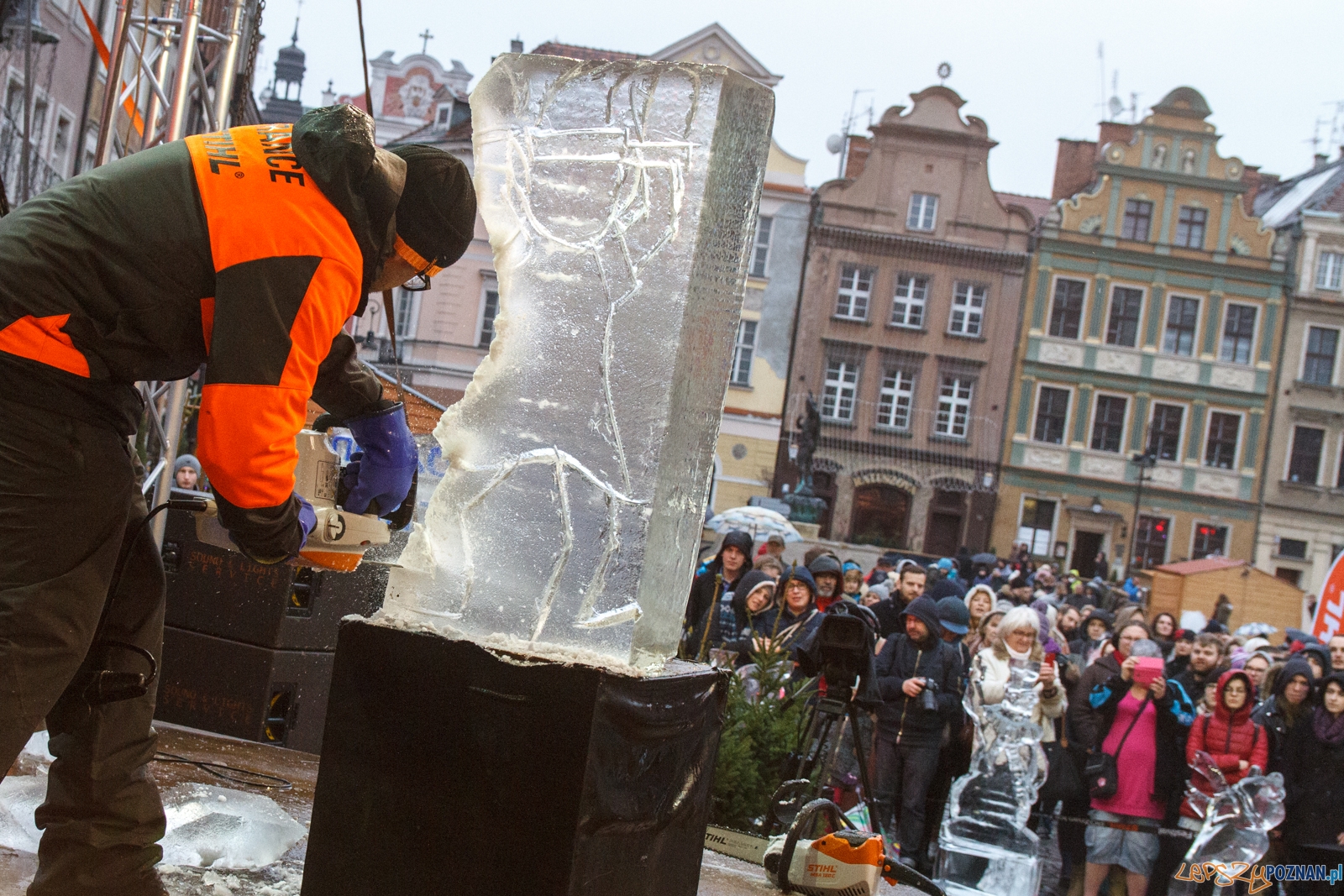 016_20161210_11stihlicefestivalpoznan_speedcarving_staryrynek Foto: LepszyPOZNAN.pl / Pawel Rychter 016_20161210_11stihlicefestivalpoznan_speedcarving_staryrynek Foto: LepszyPOZNAN.pl / Pawel Rychter