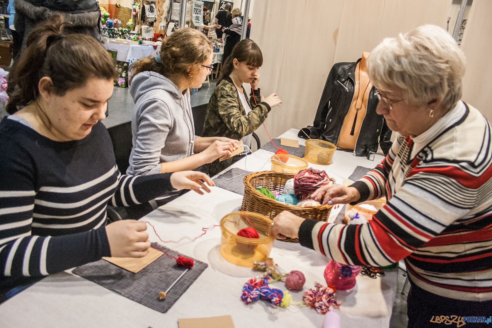 Festiwal Sztuki i Przedmiotów Artystycznych (2.12.2016) MTP Foto: © lepszyPOZNAN.pl / Karolina Kiraga Festiwal Sztuki i Przedmiotów Artystycznych (2.12.2016) MTP Foto: © lepszyPOZNAN.pl / Karolina Kiraga