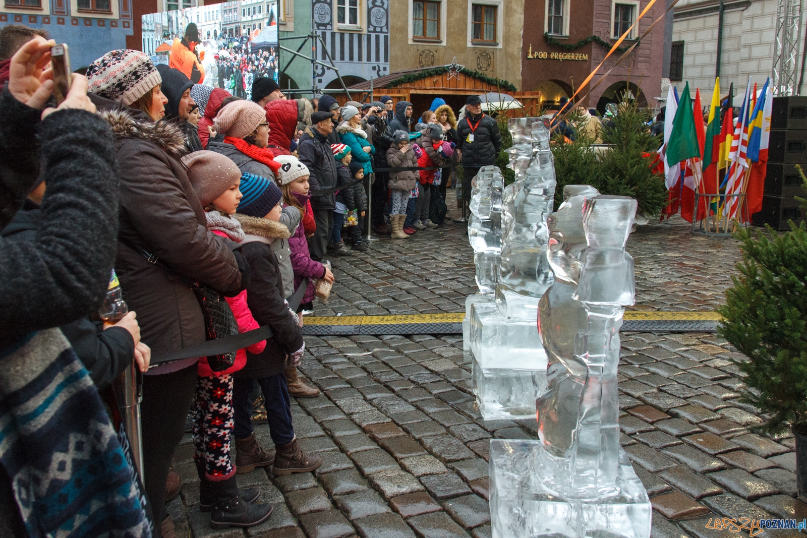 002_20161210_11stihlicefestivalpoznan_speedcarving_staryrynek Foto: LepszyPOZNAN.pl / Pawel Rychter 002_20161210_11stihlicefestivalpoznan_speedcarving_staryrynek Foto: LepszyPOZNAN.pl / Pawel Rychter