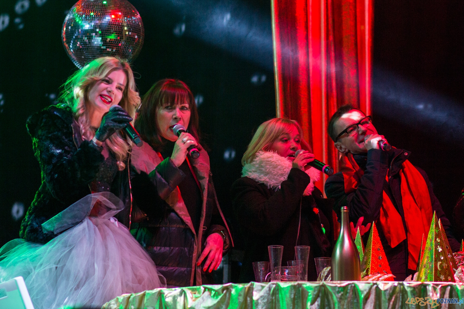 Sylwester Retro-Futuro na placu Wolności Foto: lepszyPOZNAN.pl / Ewelina Jaśkowiak Sylwester Retro-Futuro na placu Wolności Foto: lepszyPOZNAN.pl / Ewelina Jaśkowiak