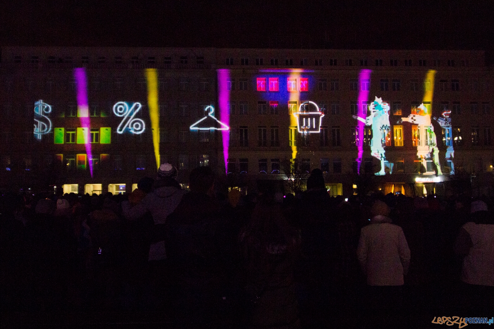 Sylwester Retro-Futuro plac Wolności Foto: lepszyPOZNAN.pl / Piotr Rychter Sylwester Retro-Futuro plac Wolności Foto: lepszyPOZNAN.pl / Piotr Rychter