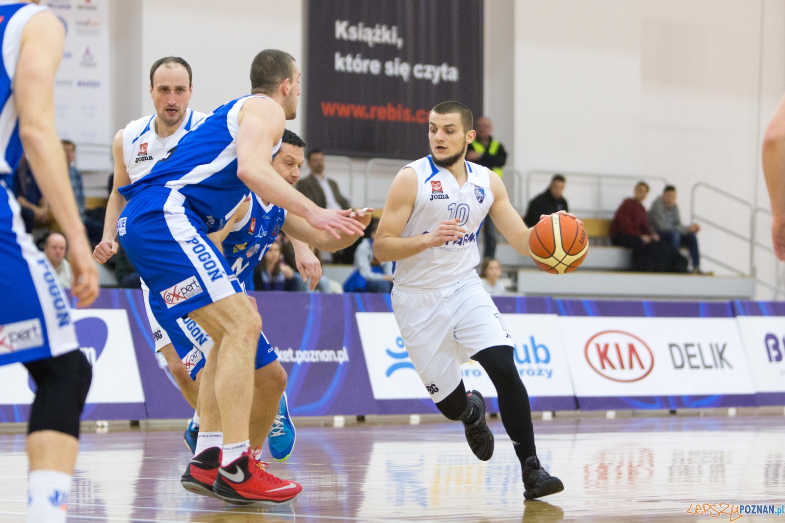 Biofarm Basket Poznań - Meritumkredyt Pogoń Prudnik Foto: lepszyPOZNAN.pl / Piotr Rychter Biofarm Basket Poznań - Meritumkredyt Pogoń Prudnik Foto: lepszyPOZNAN.pl / Piotr Rychter