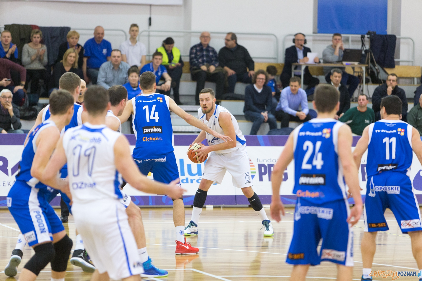 Biofarm Basket Poznań - Meritumkredyt Pogoń Prudnik Foto: lepszyPOZNAN.pl / Piotr Rychter Biofarm Basket Poznań - Meritumkredyt Pogoń Prudnik Foto: lepszyPOZNAN.pl / Piotr Rychter