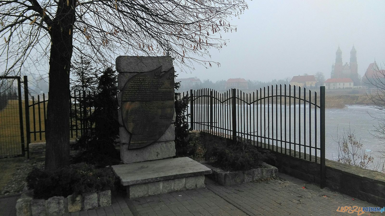 Obelisk Akcji Bollwerk Foto: Rada Osiedla Stare Miasto Obelisk Akcji Bollwerk Foto: Rada Osiedla Stare Miasto